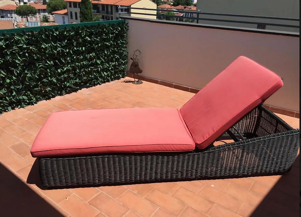 Rilassante Superattico Con Viste Sulle Coline E Jacuzzi - Perfetta Fuga Romantica Firenze