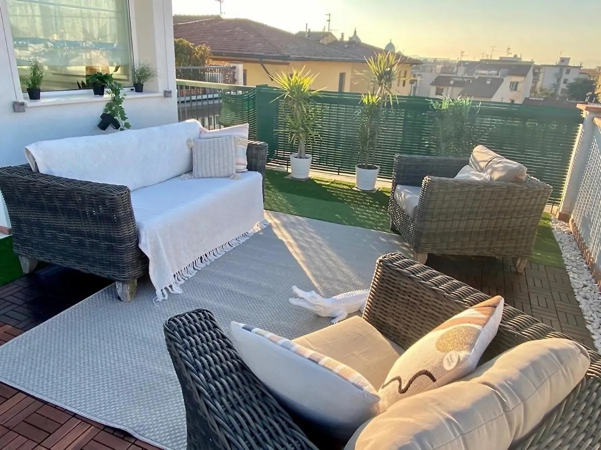 Rilassante Superattico Con Viste Sulle Coline E Jacuzzi - Perfetta Fuga Romantica Florence